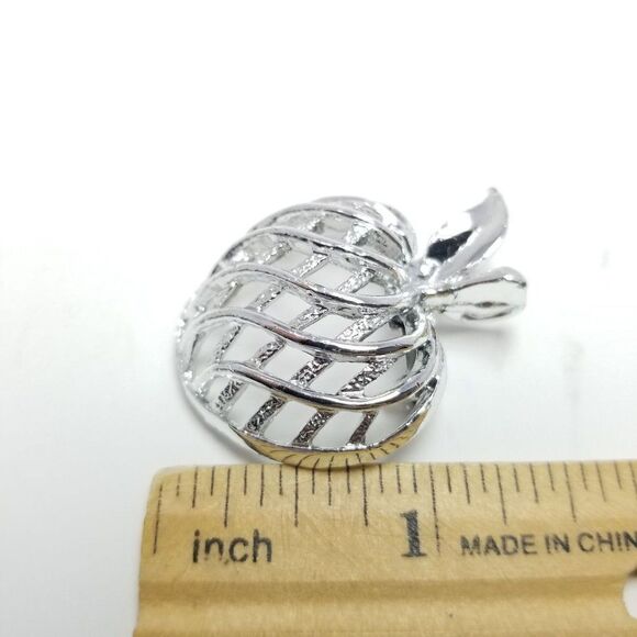 Vintage Gerry's Apple Brooch, Silver Tone, Unique Abstract Design, Retro Estate - Picture 7 of 7